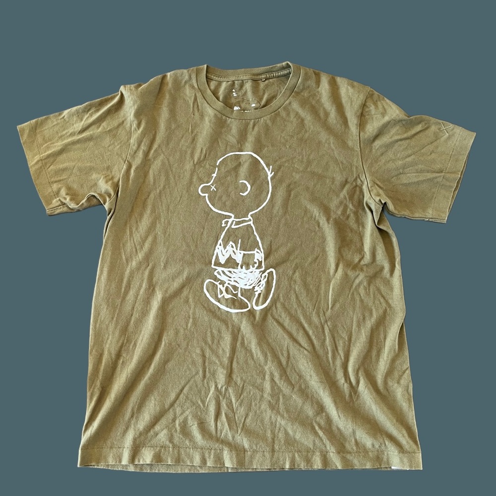 RARE! Green Uniqlo x KAWS Men’s Size Medium Peanuts Shirt
